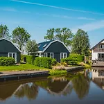 De Beemster | Near Amsterdam منتزه العطل دي رايب